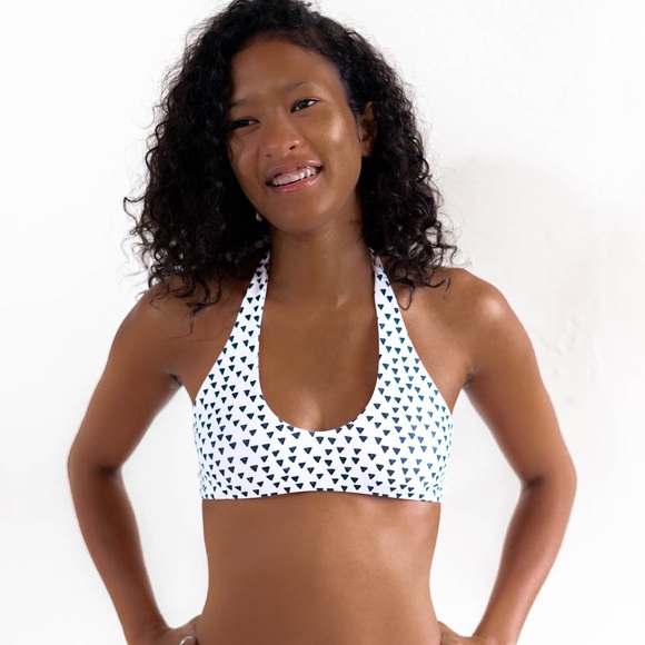 NWT• Hamoa Multiway Top• Pebbles - Picture 5 of 8